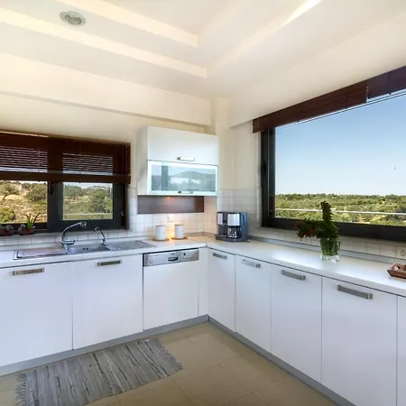 Semesterbostad Elena's Country & *