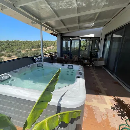 Elena's Country & Semesterbostad *