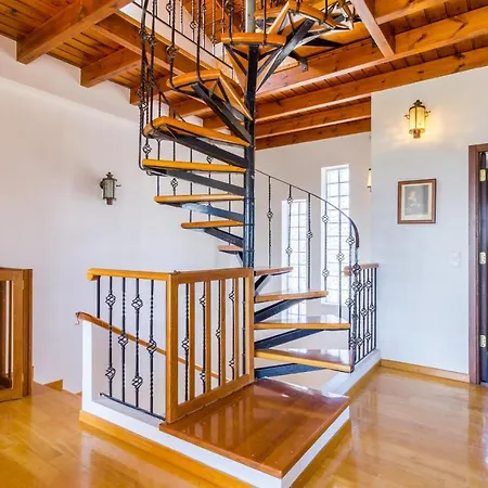 Elena's Country & Holiday home *