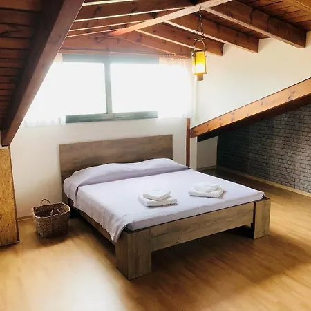 Elena's Country & بيت للعطل Kalithies