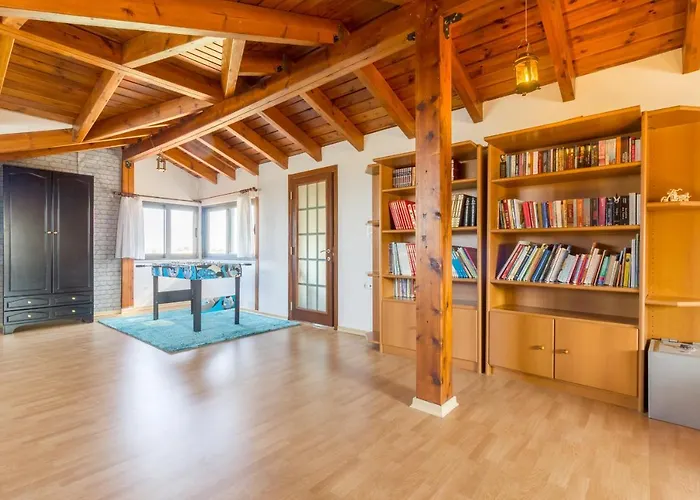 Elena's Country & بيت للعطل Kalithies