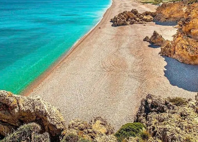 Elena's Country & بيت للعطل *